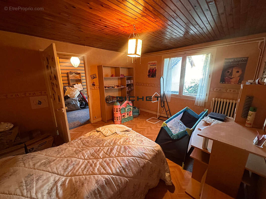 Maison à NOTRE-DAME-DE-SANILHAC