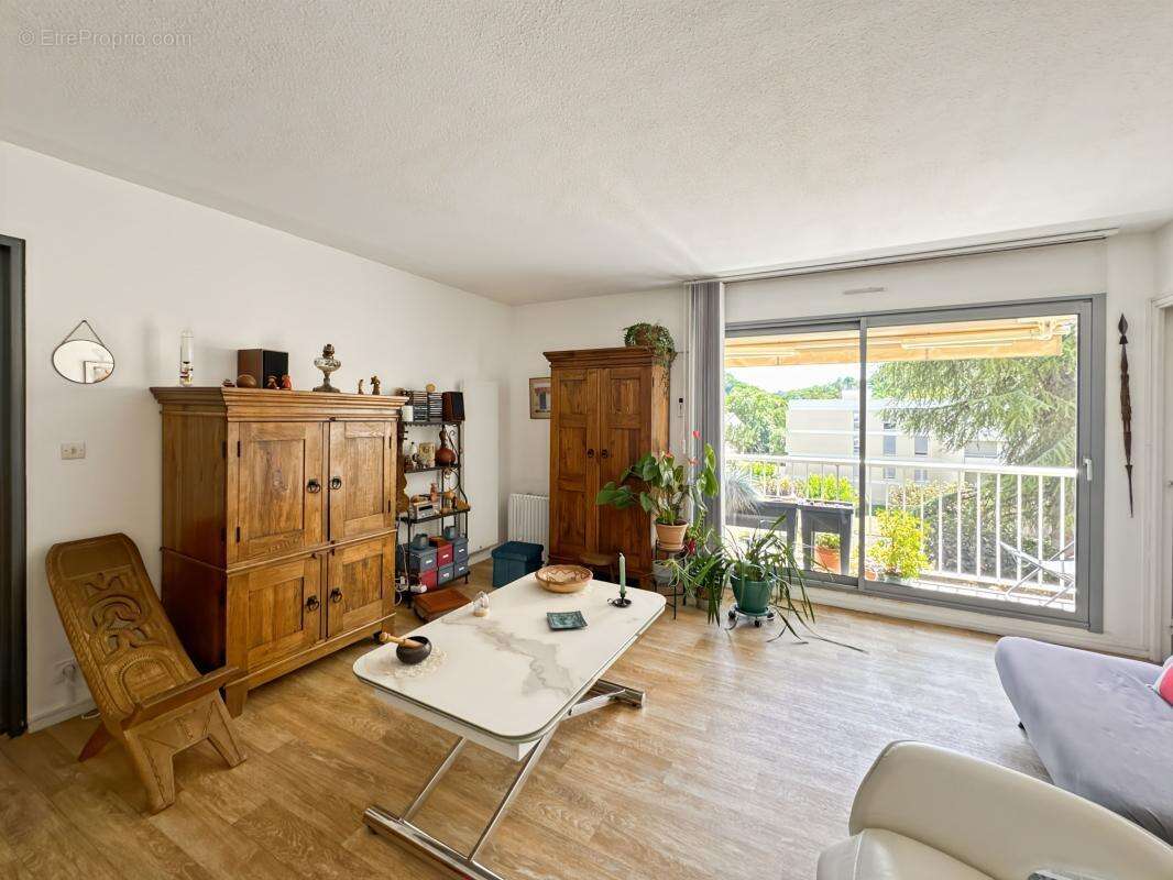 Grand t2 en résidence avec ascenseur balcon cave et parking - photo 12