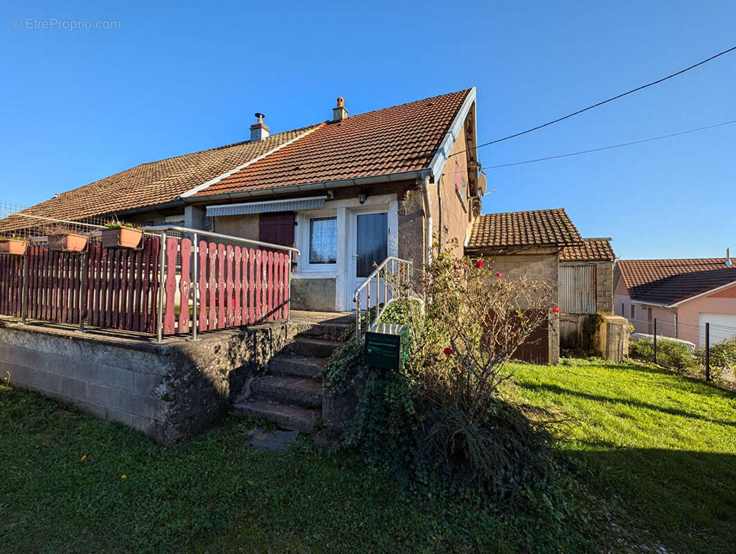 Maison à COURCHATON