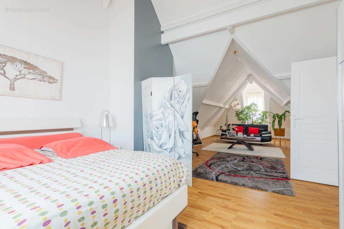 Maison de 7 pièces de 245 m² à Claye-Souilly - photo 11