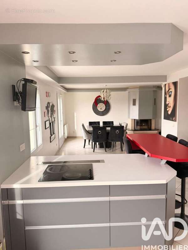 Photo 6 - Maison à VALLANGOUJARD