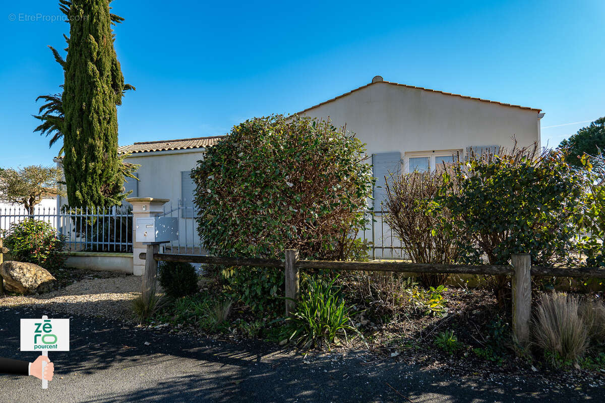 Maison à SAINTE-GEMME-LA-PLAINE