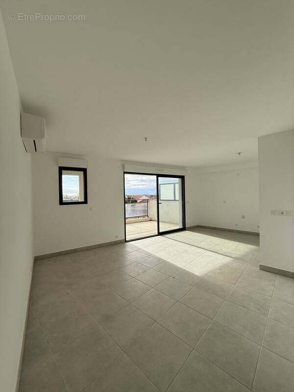 Appartement à LA LONDE-LES-MAURES