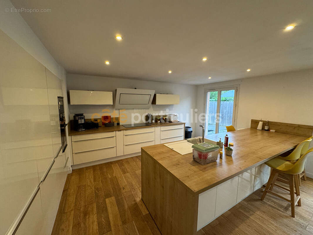 Maison à SAINT-SEBASTIEN-DE-MORSENT