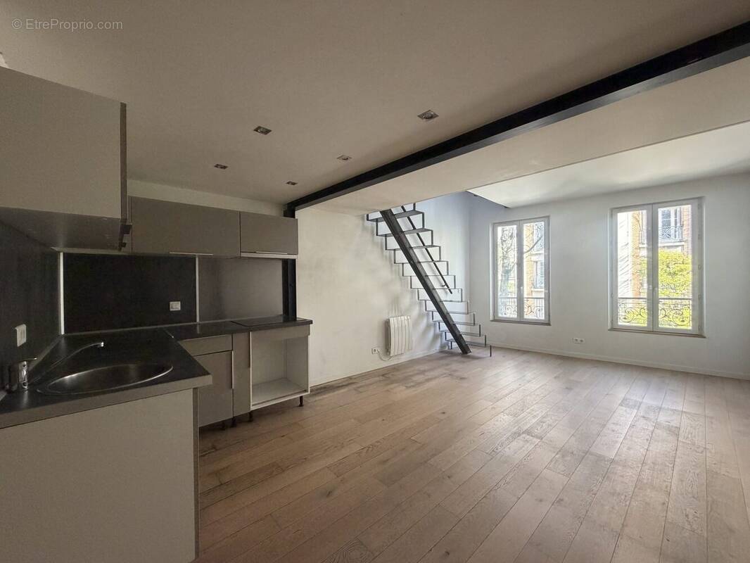 Appartement à PARIS-18E