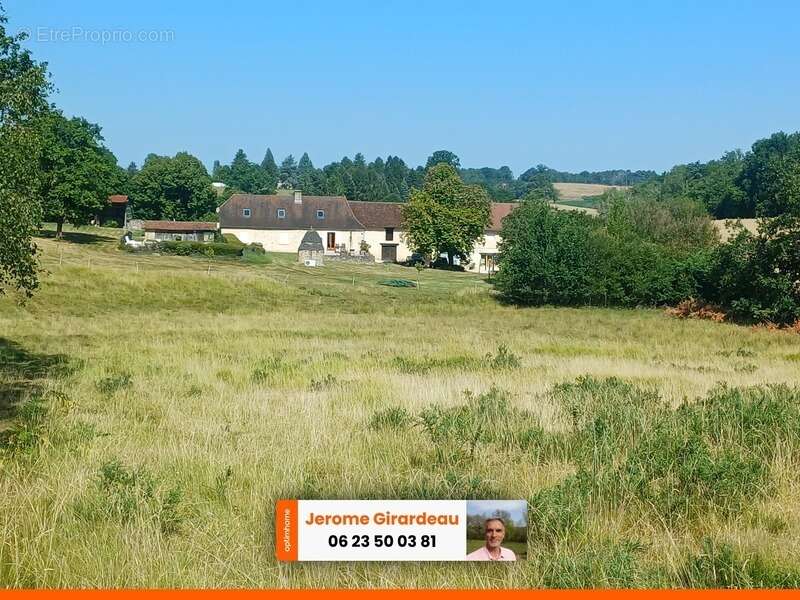 Propriete/Gites 6 hectares, Proche de THENON (24) - photo 2