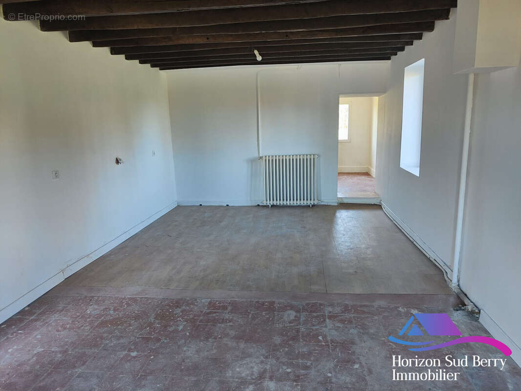 Séjour - Maison à SAINT-CHRISTOPHE-EN-BOUCHERIE