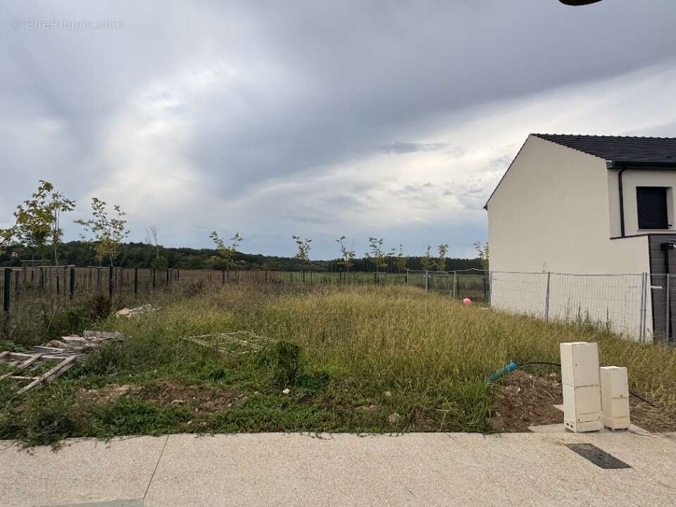 Terrain 481 m² à Chelles  - photo 1