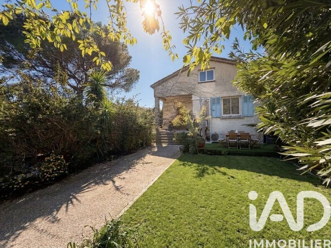 Photo 1 - Appartement à SAINT-RAPHAEL