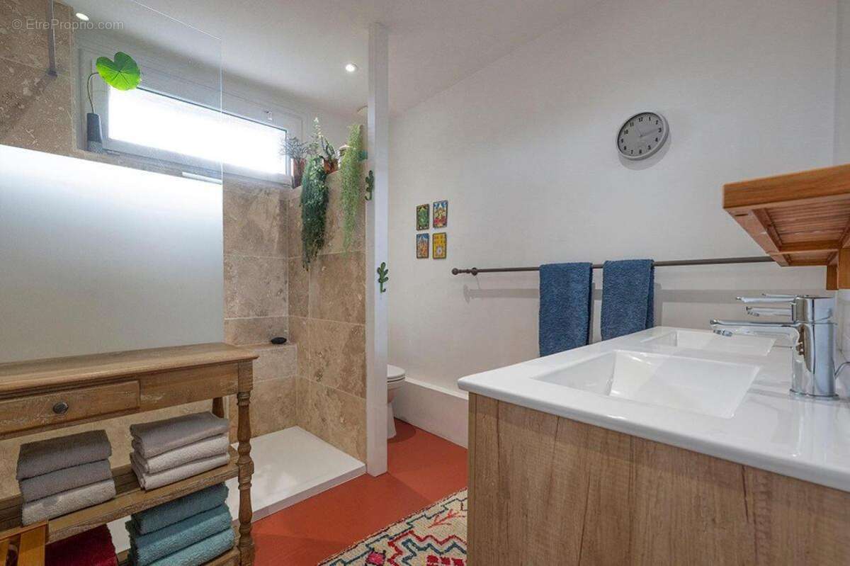 Maison à SAINT-JEAN-D&#039;ANGELY