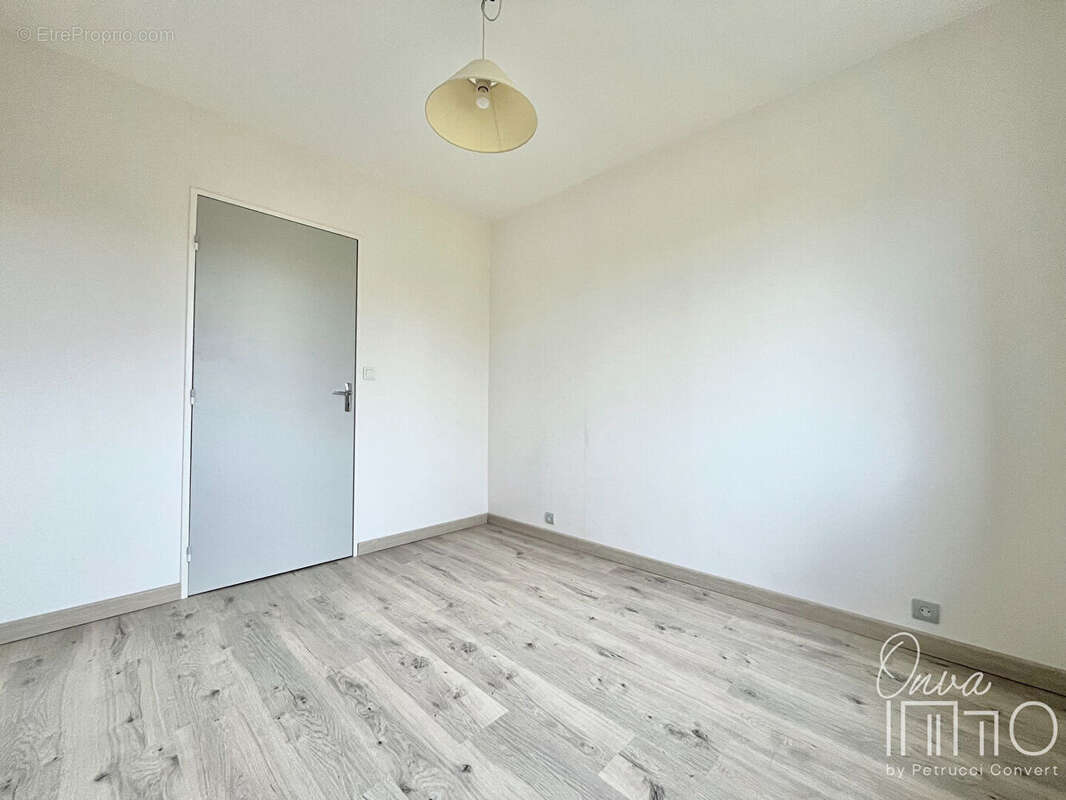 Plateau Saint-Rambert  - T4 de 81m² avec loggia et parking - photo 8