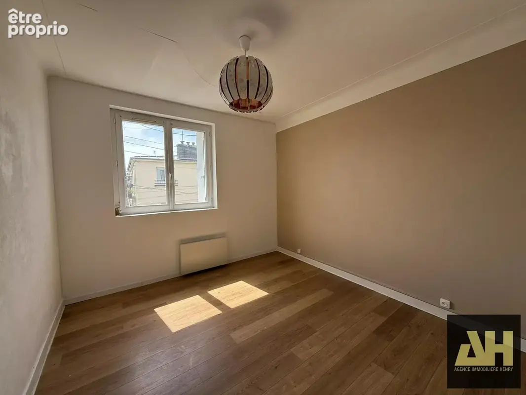 Rive droite - maison divisée en deux appartements - photo 8