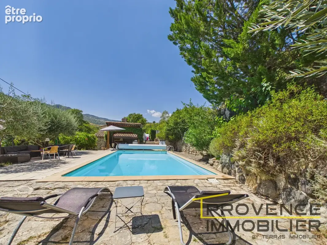 Maison en pierre avec piscine sur plus de 6 000 m2 de terrain avec piscine - Ardèche - photo 14