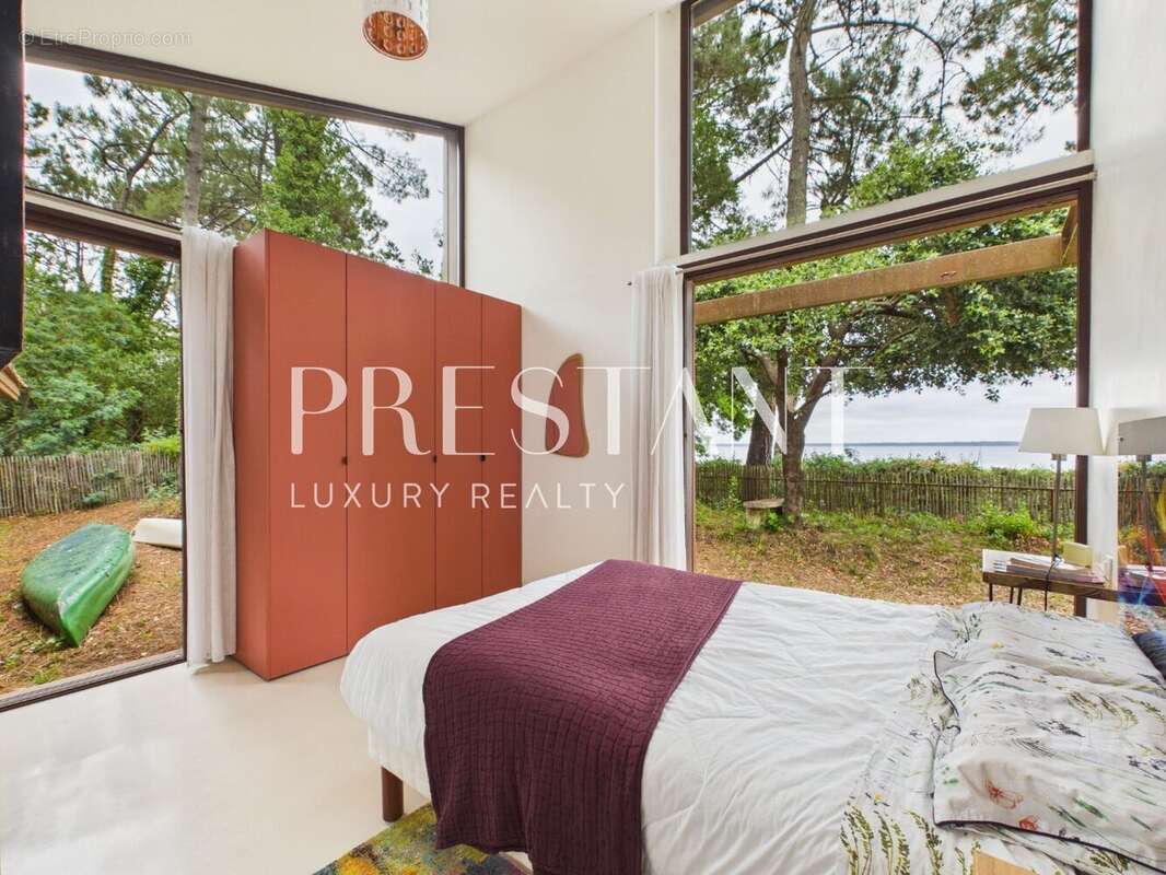 Villa d'architecte unique en première ligne face au lac de Lacanau - photo 16