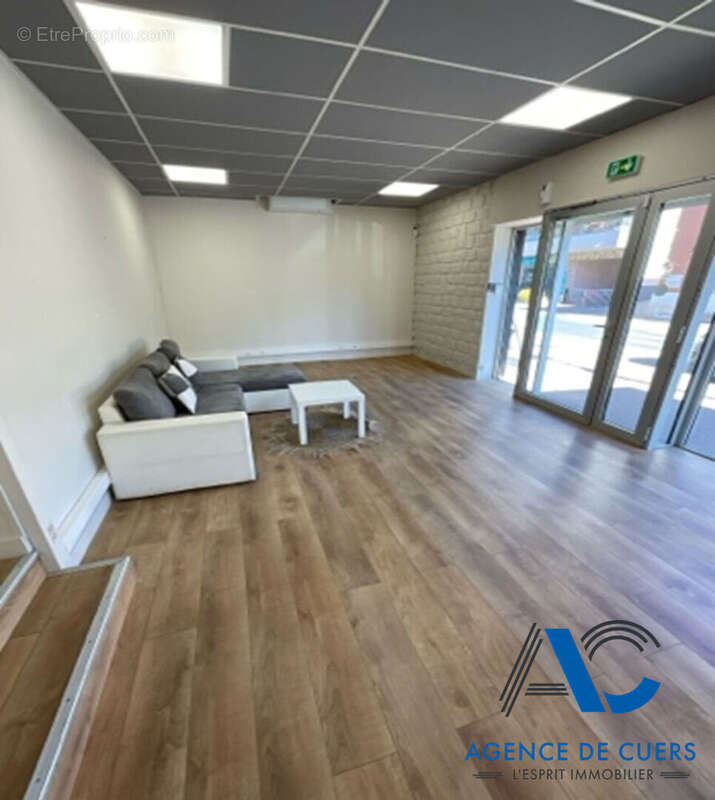 Commerce à CARQUEIRANNE