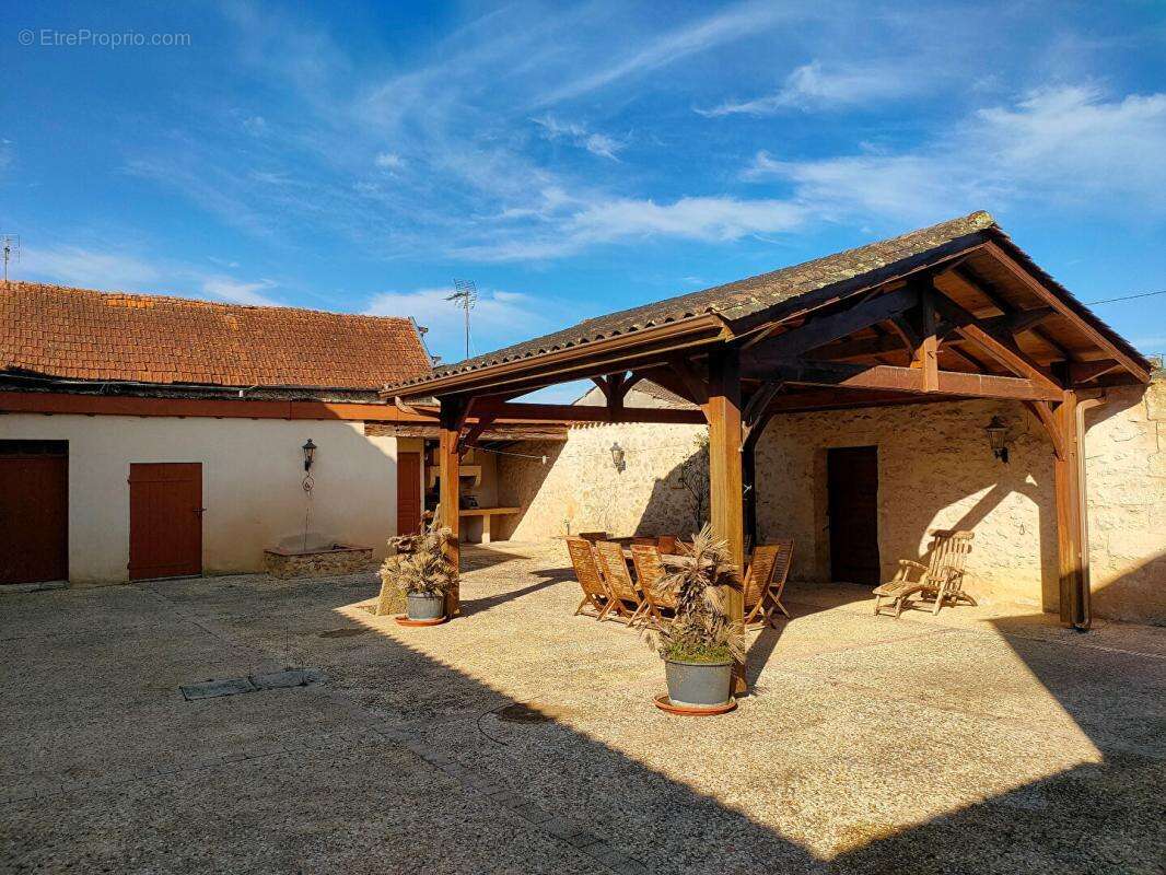 Maisons Pujols 16 pièce(s) 600 m2 - photo 5