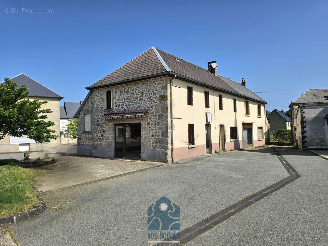 Maison à ESPINASSE