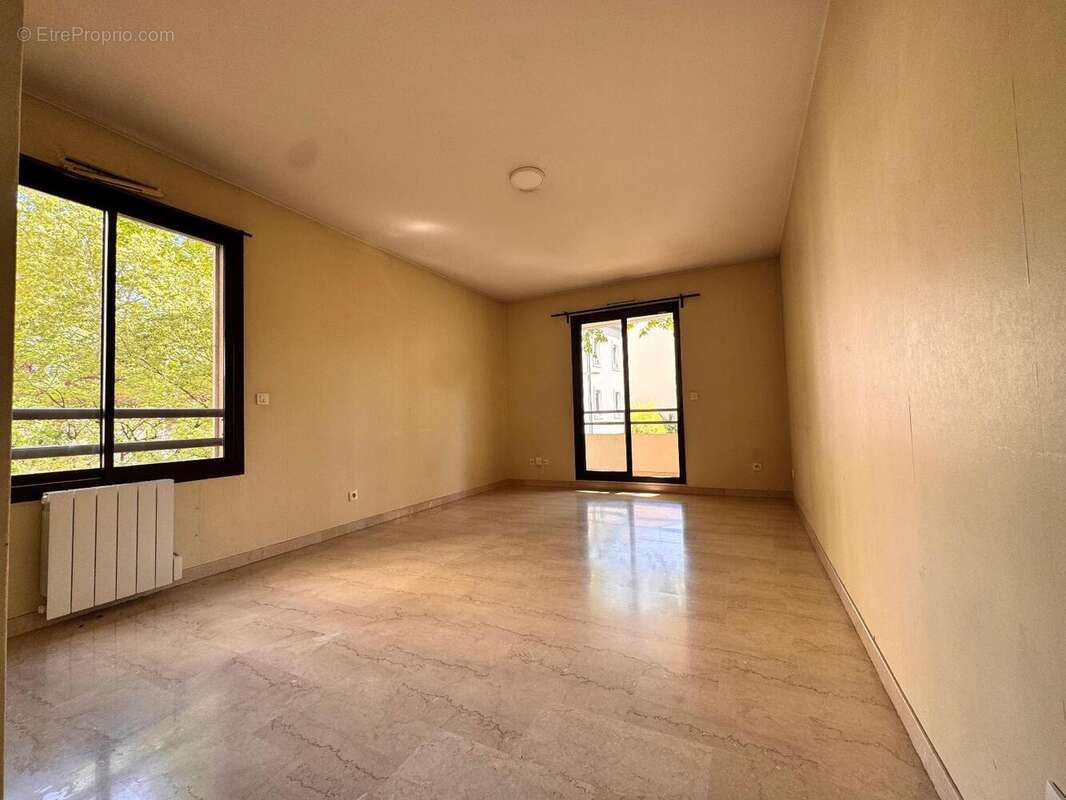   - Appartement à LYON-3E