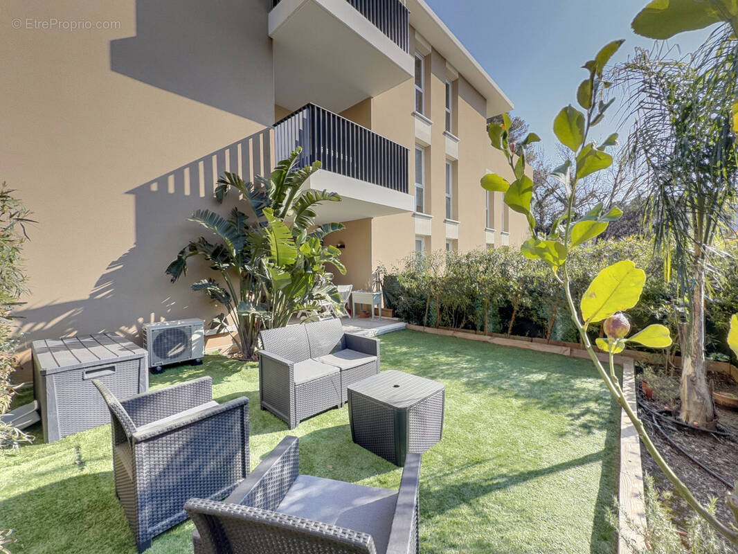 Appartement à SIX-FOURS-LES-PLAGES