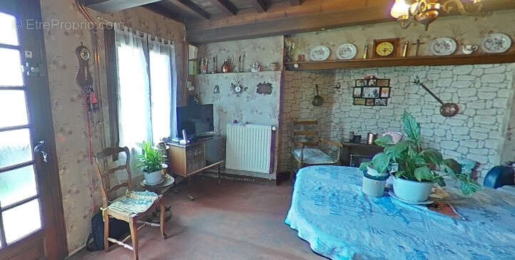 Autre à QUESNOY-SUR-AIRAINES