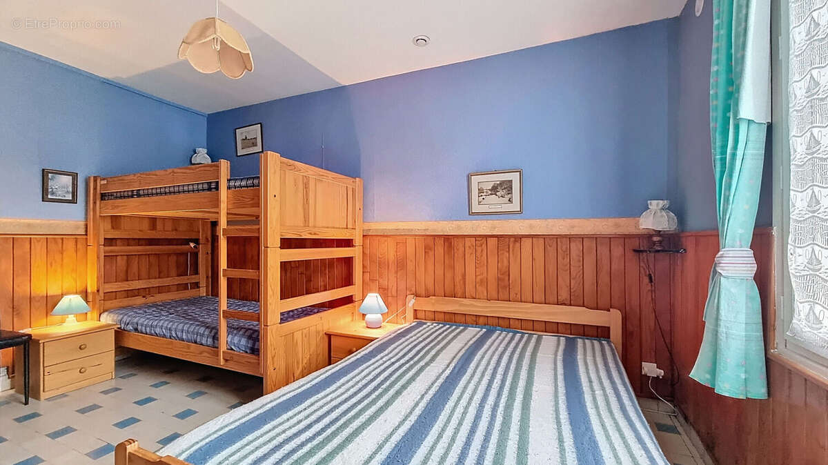 Maison à CHAMBON-SUR-LAC