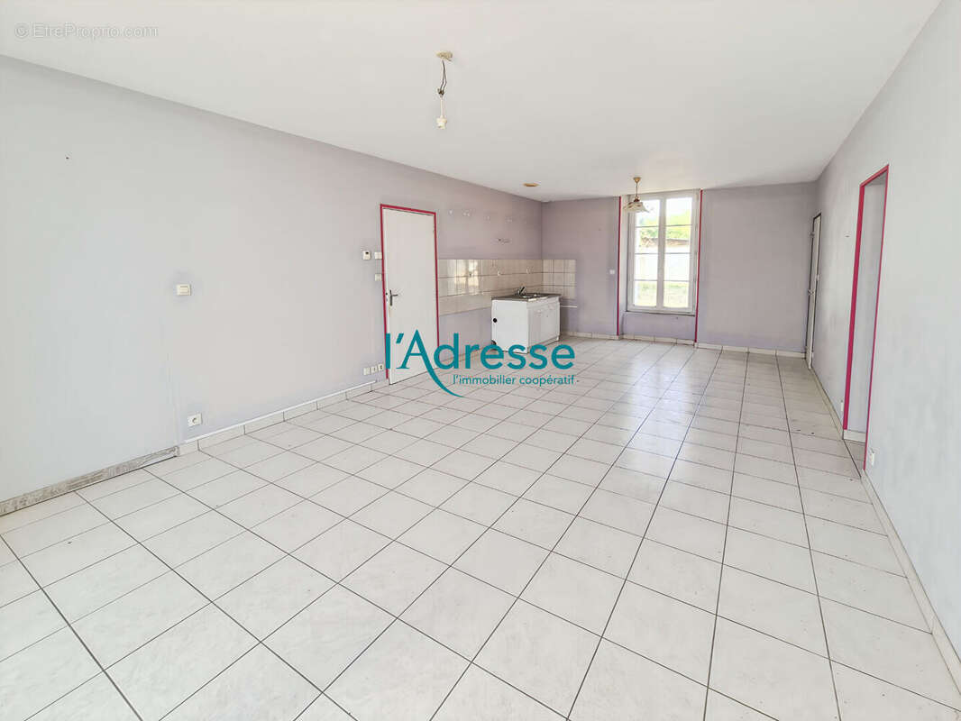 Charmante maison deux chambres jardin et garage - photo 3