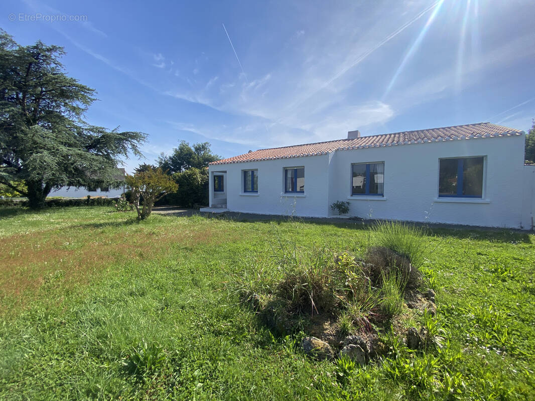 Maison à LANDEVIEILLE