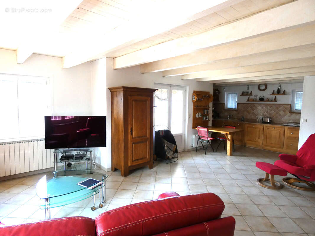 Maison à LA VERNAREDE