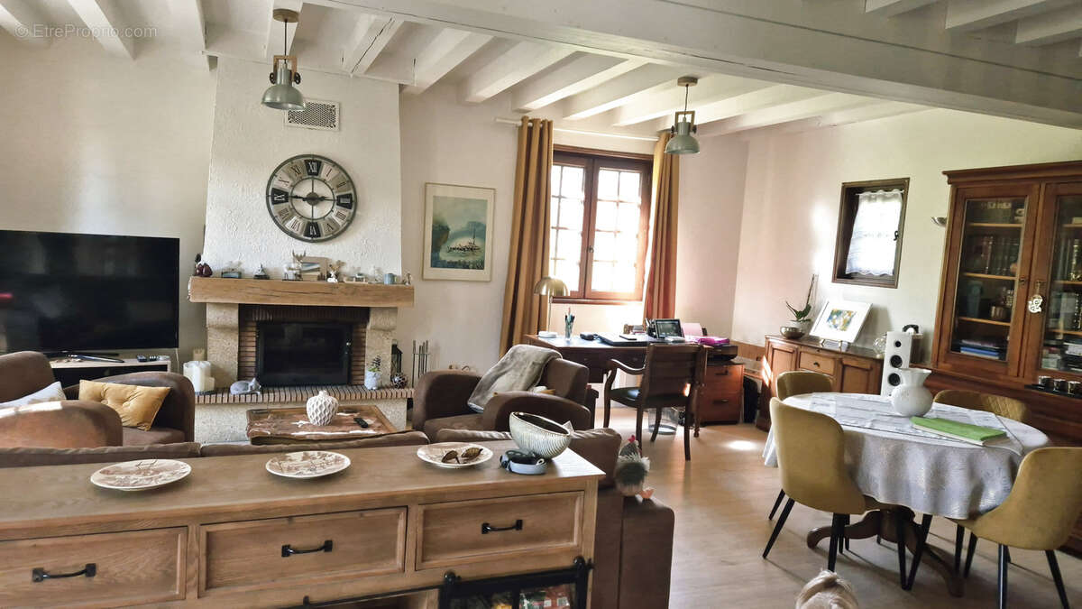 Maison à SAINT-CYPRIEN