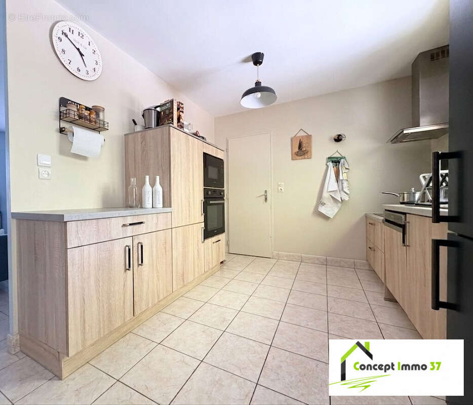 Maison 130 m² à Veigne  - photo 4