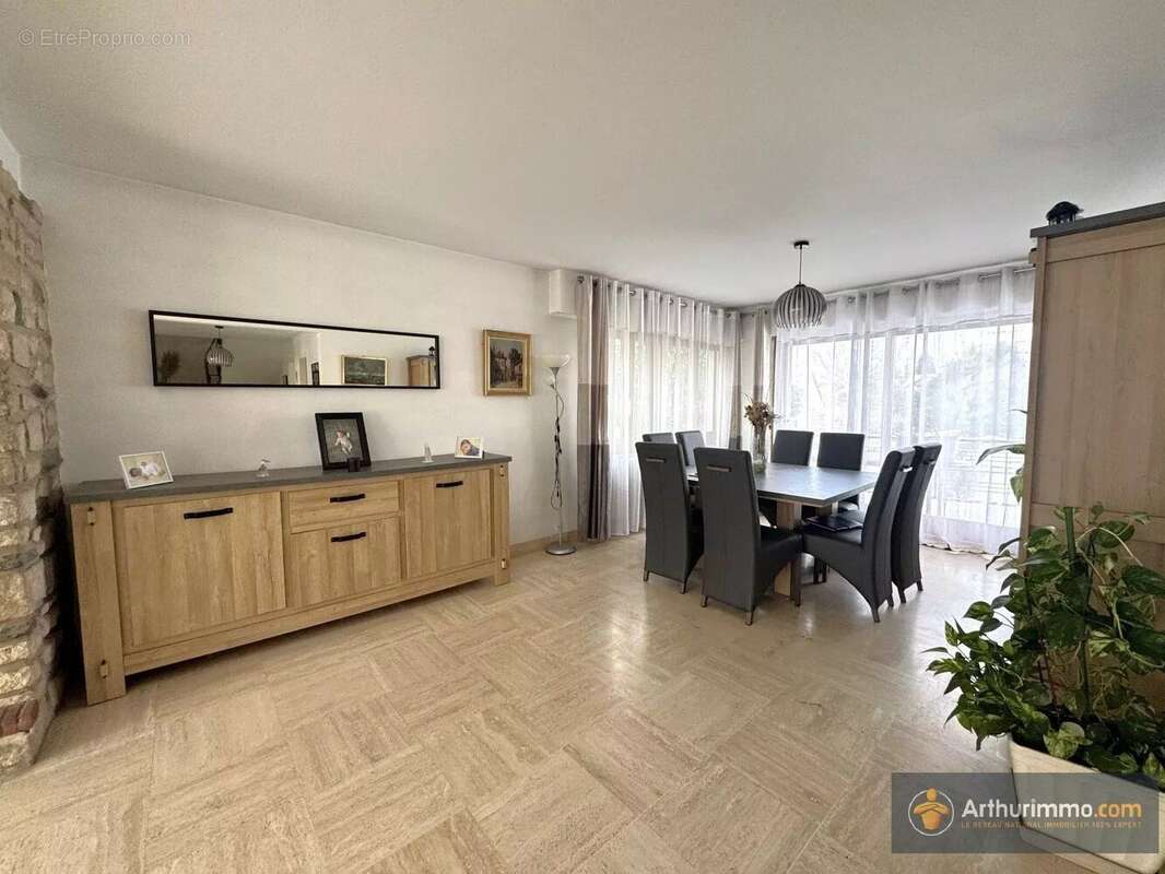 Maison à LES PAVILLONS-SOUS-BOIS