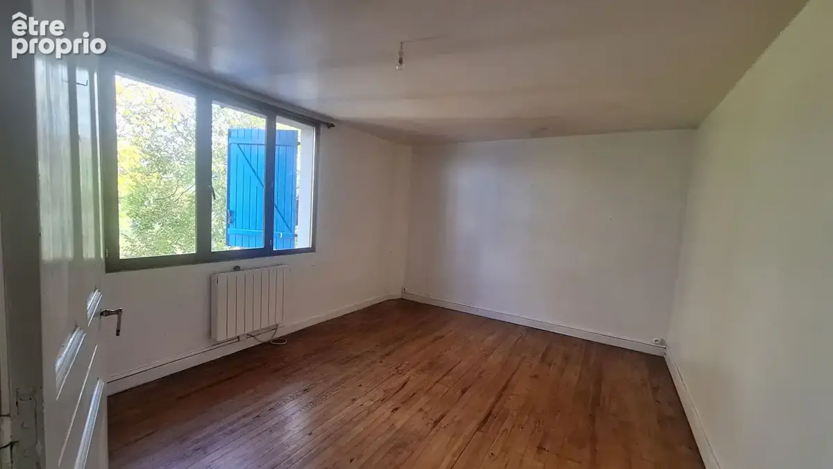 Ancien corps de ferme  T4 /5 sur 5500m² de terrain - photo 4