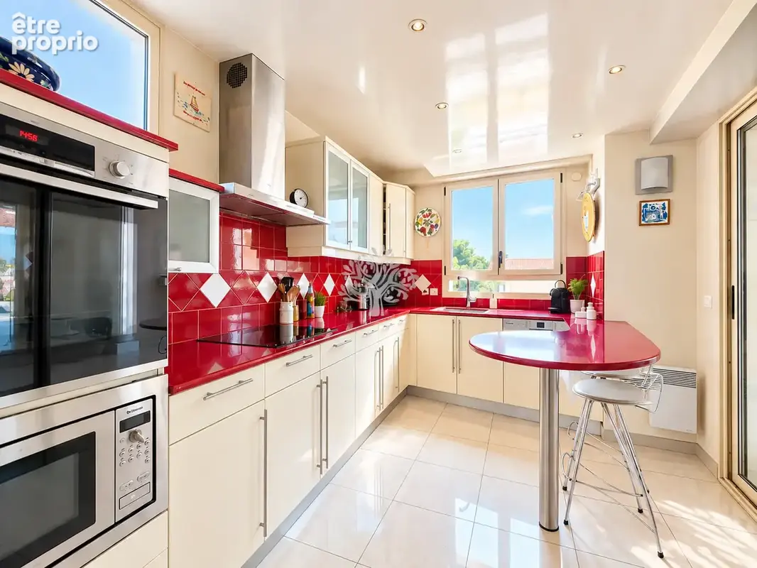 Appartement T4 à deux pas du centre-ville de Sanary avec ascenseur - photo 4