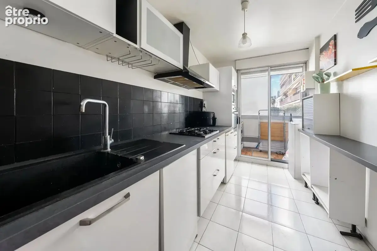 Nice Ouest – T2 47 m² avec balcon, loggia, parking privatif et cave - photo 5