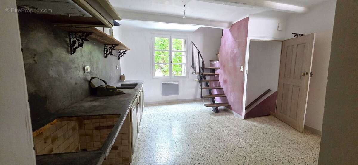 Maison à SAINT-QUENTIN-LA-POTERIE