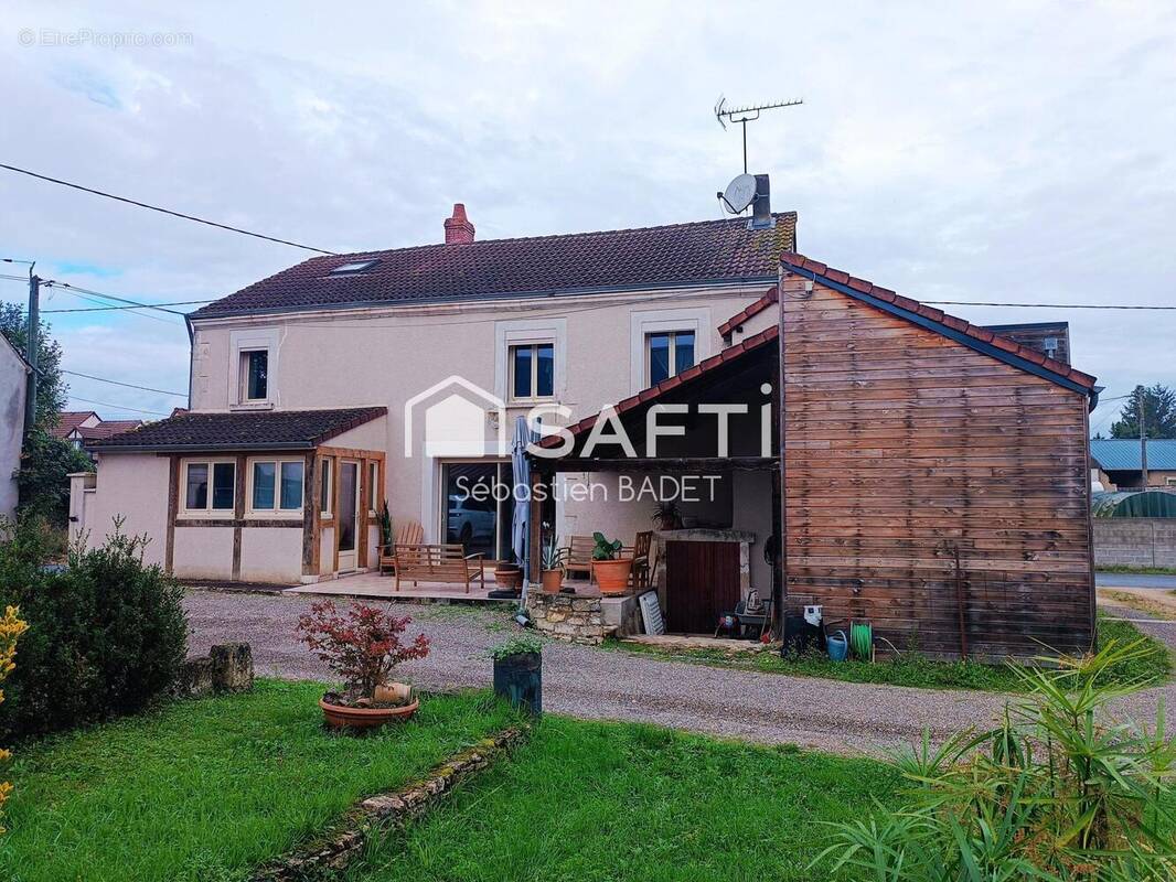 Photo 1 - Maison à LES BORDES