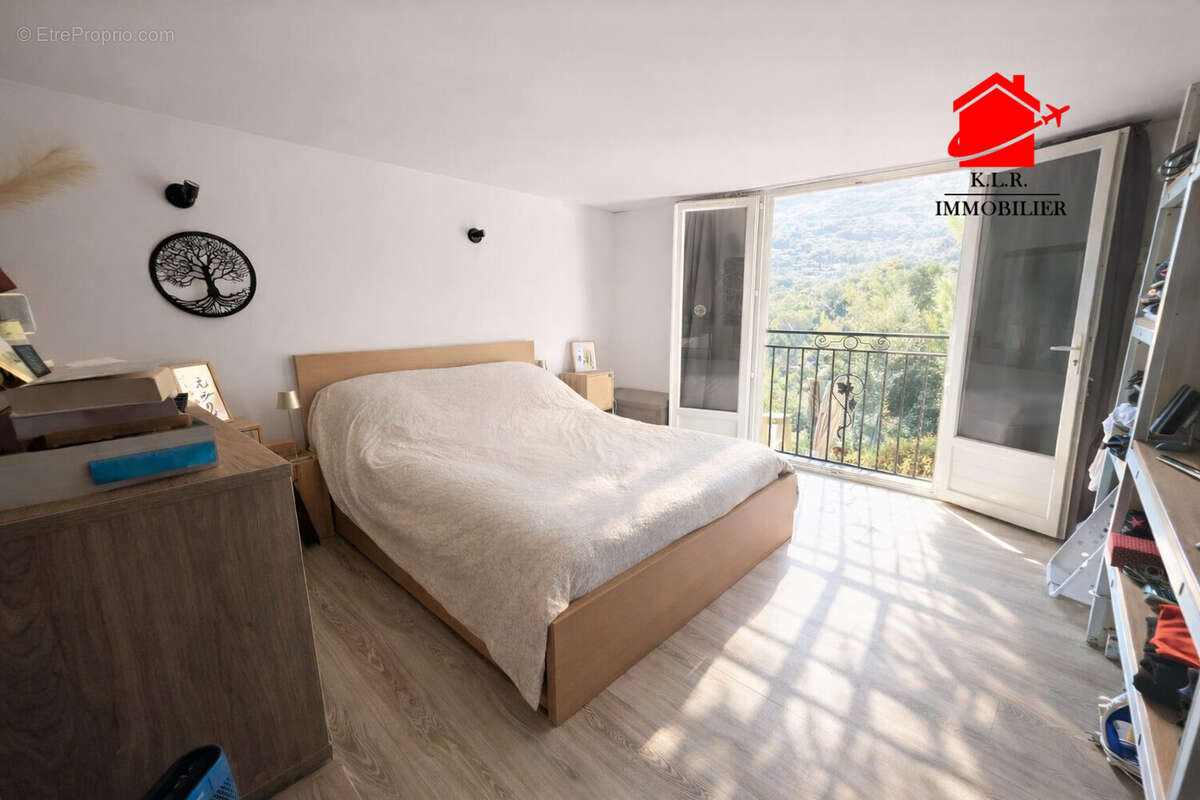 Maison 174 m² à Carros  - photo 6