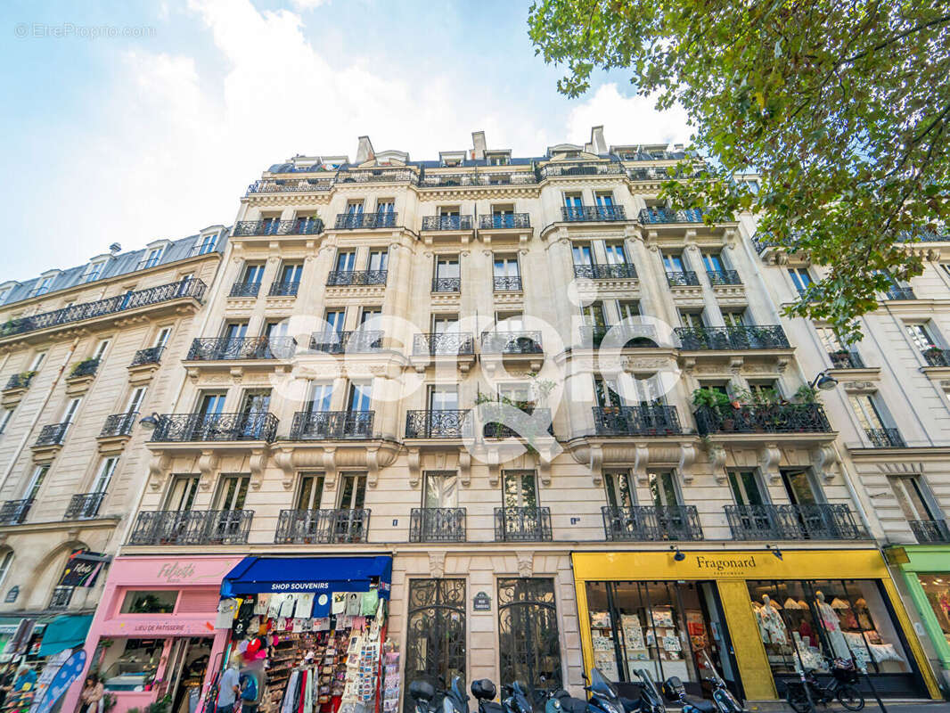 Appartement à PARIS-18E