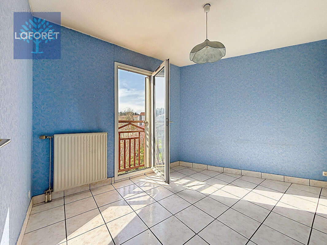 Appartement à SAINT-GENIS-LAVAL