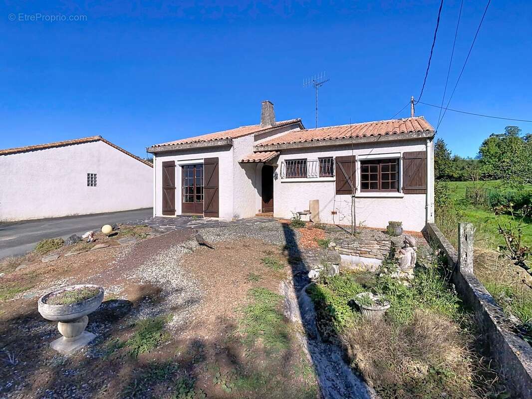 Maison à MAREUIL-SUR-LAY-DISSAIS