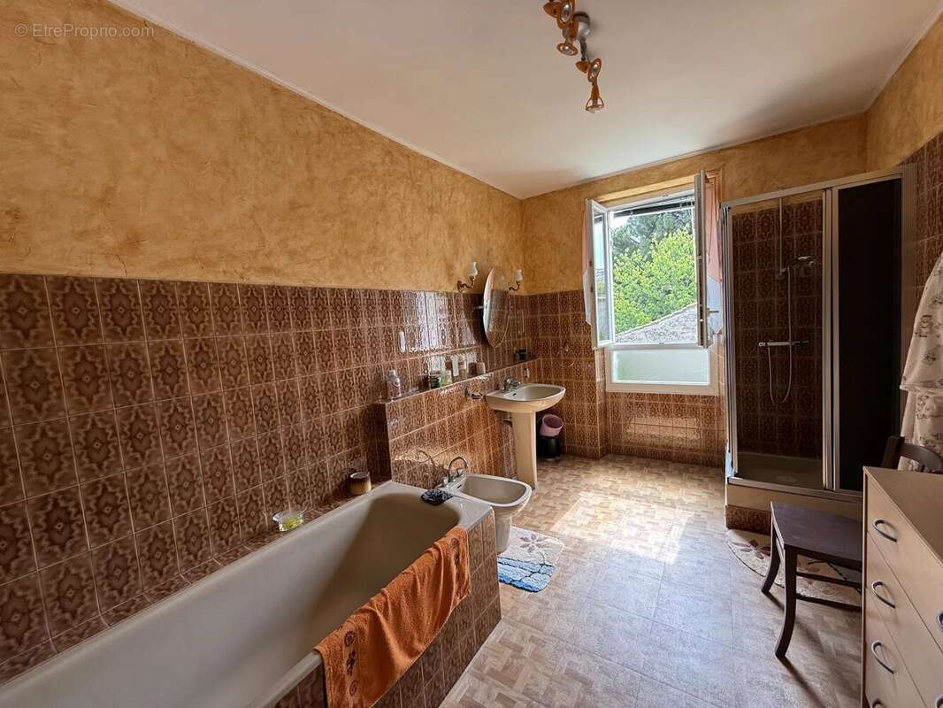 Appartement à ETAULIERS