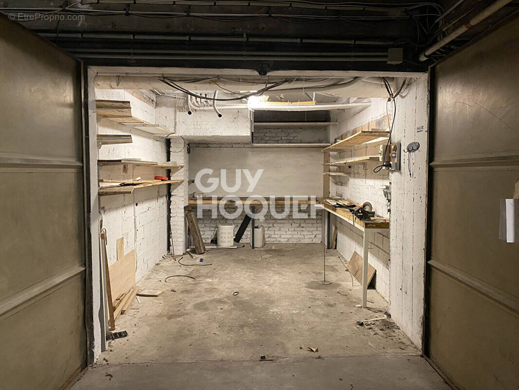 Parking à PARIS-20E