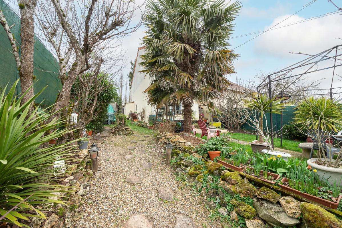 Maison à COUILLY-PONT-AUX-DAMES