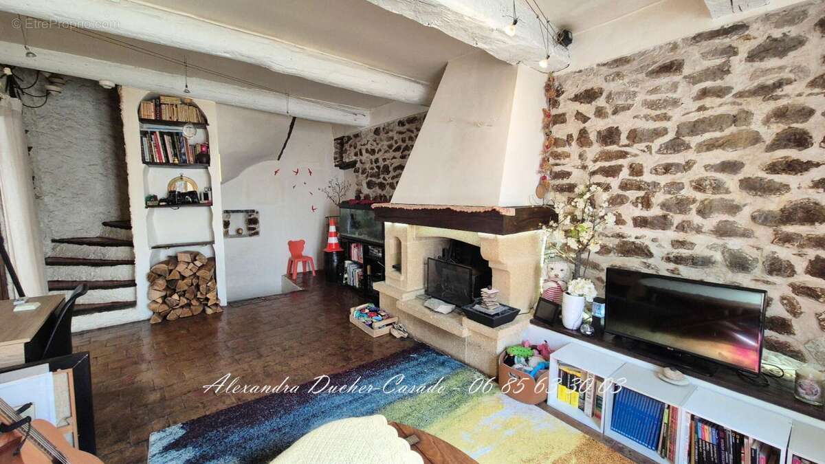 Maison à PEYRUIS