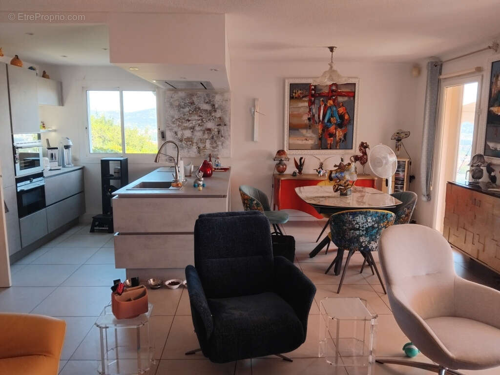 T4 hyeres traversant terrasse vue mer - photo 8