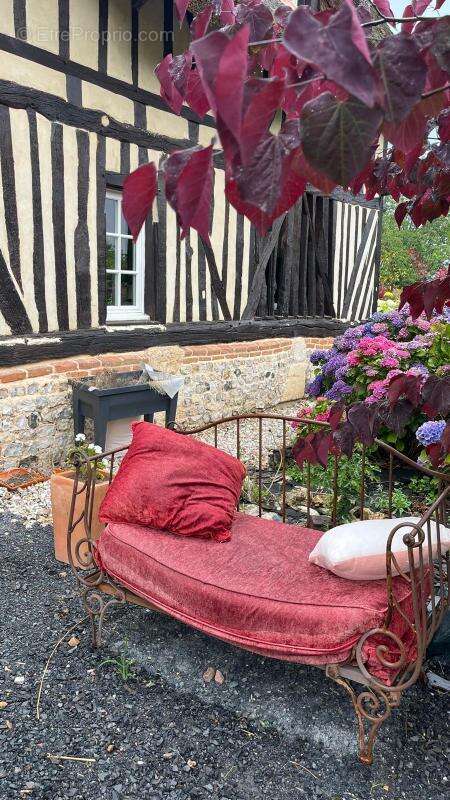 Ensemble immobilier de caractère à Pont Audemer : deux chaumières, dépendance et parc arboré - photo 12
