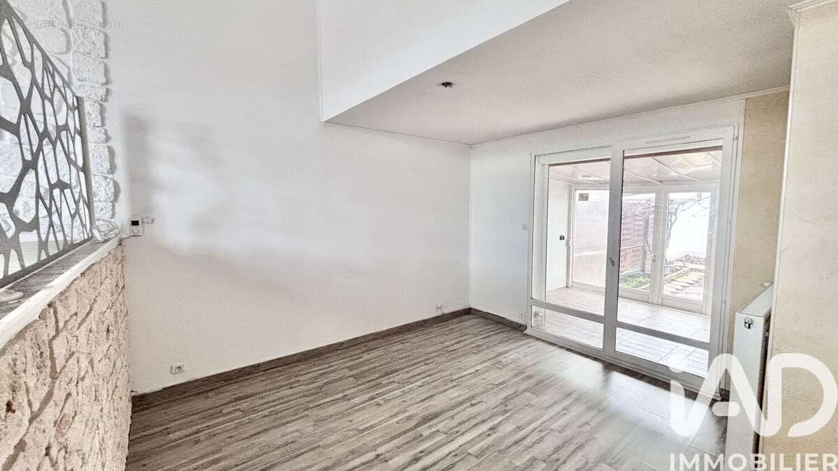 Photo 6 - Maison à SAINT-ETIENNE