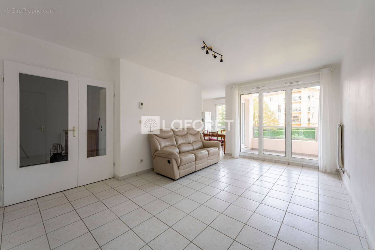 Appartement à CRAPONNE