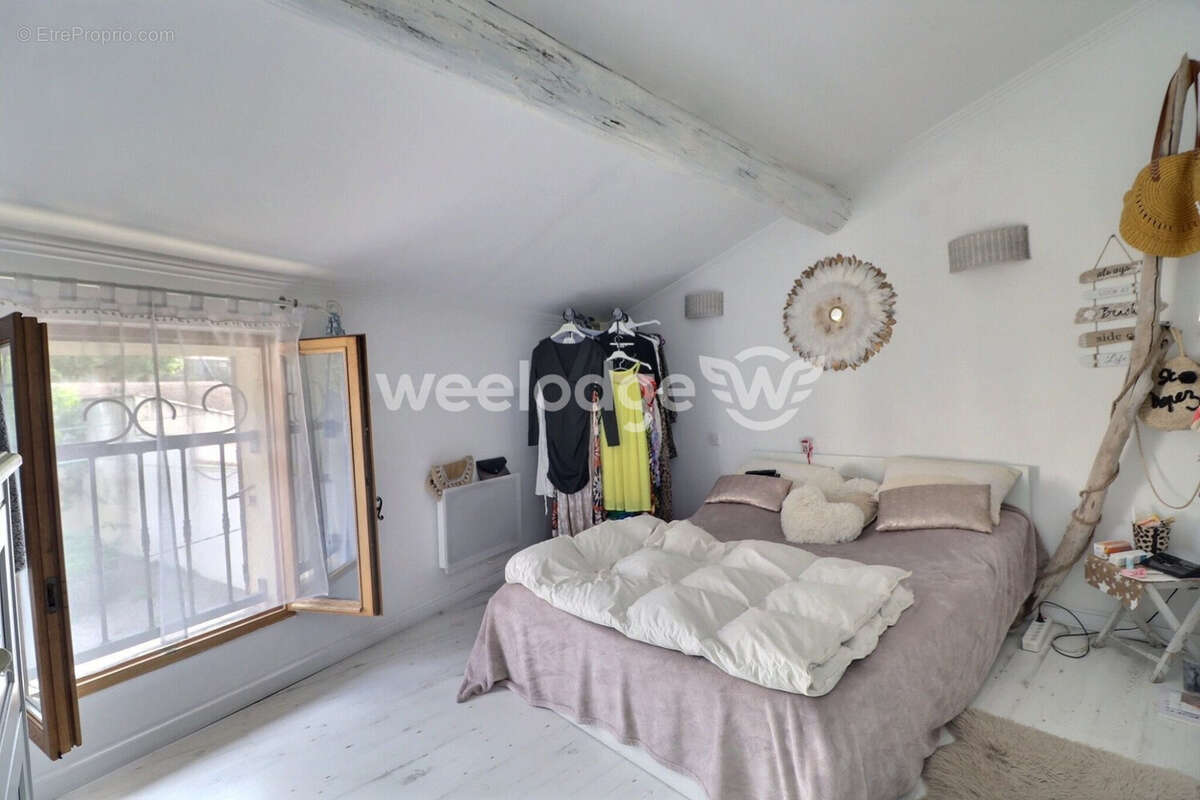 Maison à SAINT-CHAMAS