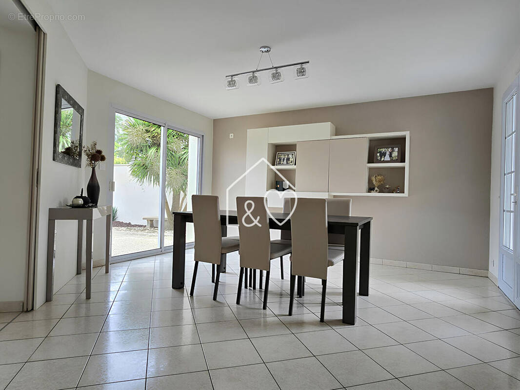 Maison à SAINT-MARTIN-DES-NOYERS